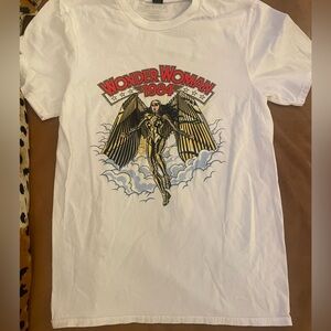 Wonder Woman 1984 movie T-shirt small Gal Gadot golden Eagle armor